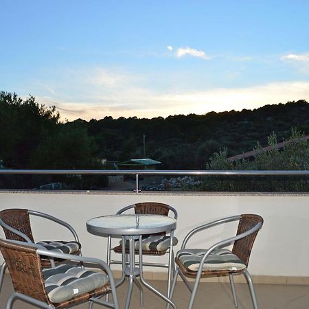 Apartments Vilim Tisno Bagian luar foto