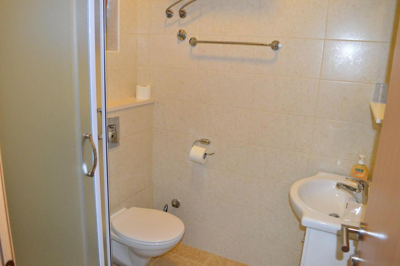 Apartments Vilim Tisno Bagian luar foto