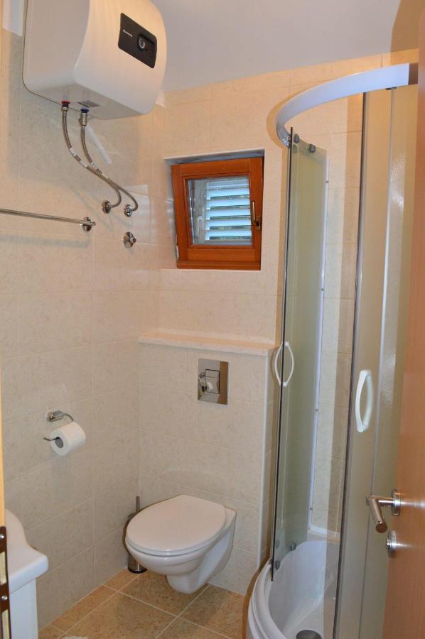Apartments Vilim Tisno Bagian luar foto